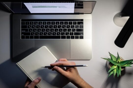 Planejamento sensorial para crianças com dificuldades sensoriais: estratégias para educadores e pais